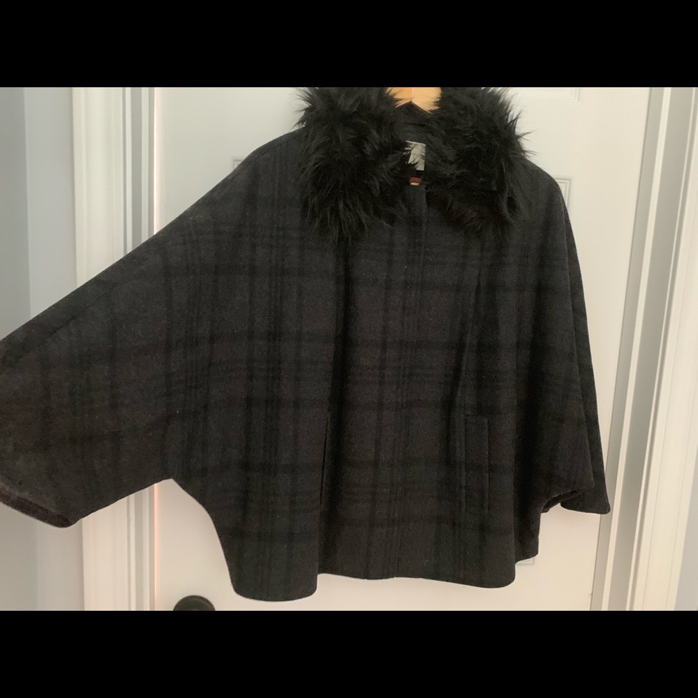 Black / gray coat with fur collar.